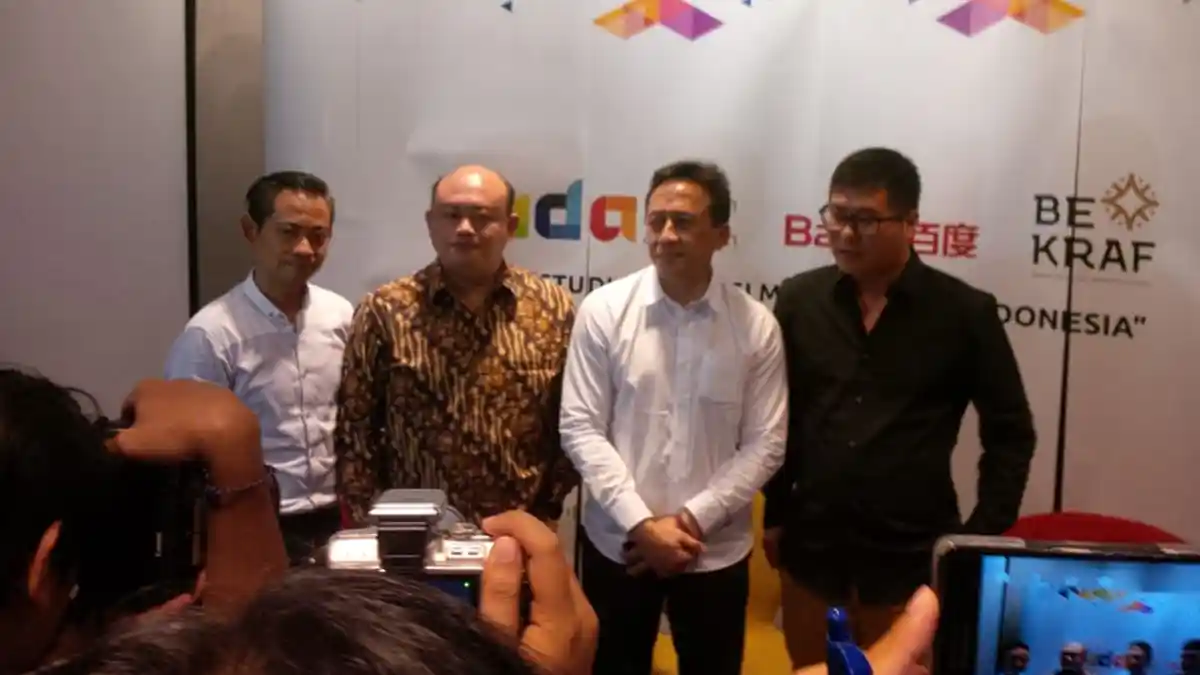 96 Persen Masyarakat Konsumsi Berita Lewat Telepon Genggam