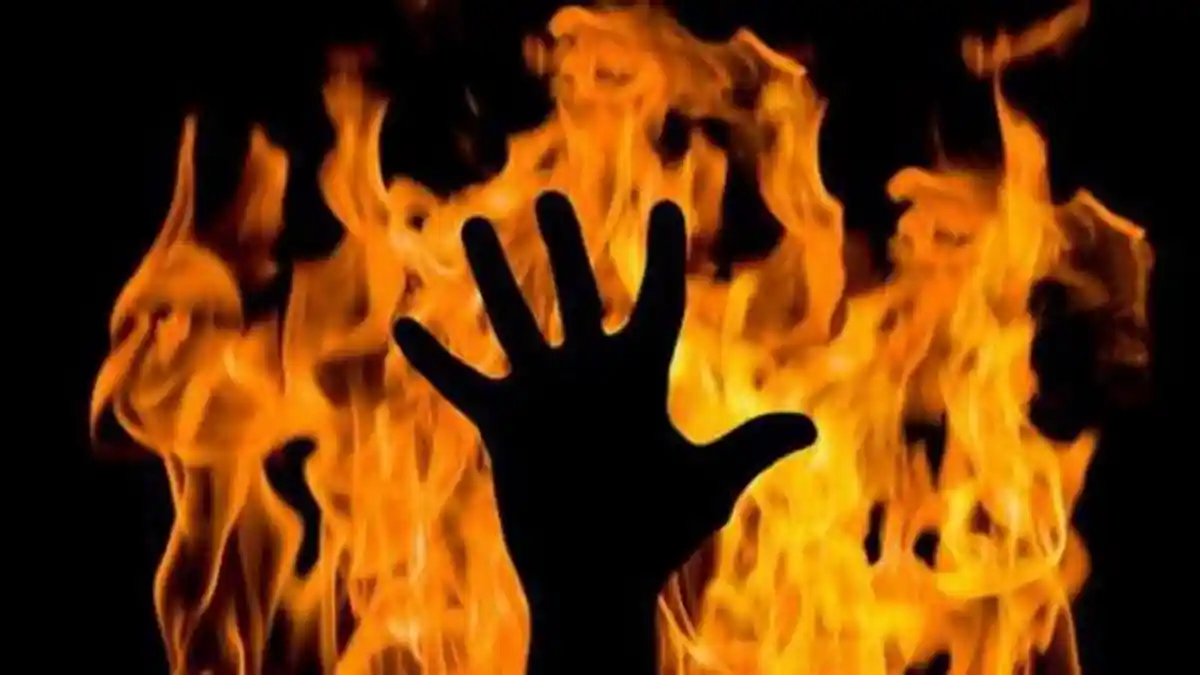 Sadis! Mencuri di Masjid, Seorang Pria Dibakar Hidup-hidup, Videonya Mendadak Viral