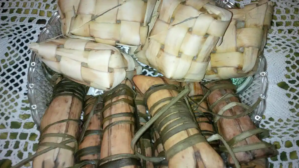 Cara Membuat Ketupat Lebaran yang Enak dan Tahan Lama, Simak Bahan dan Langkah Pembuatannya