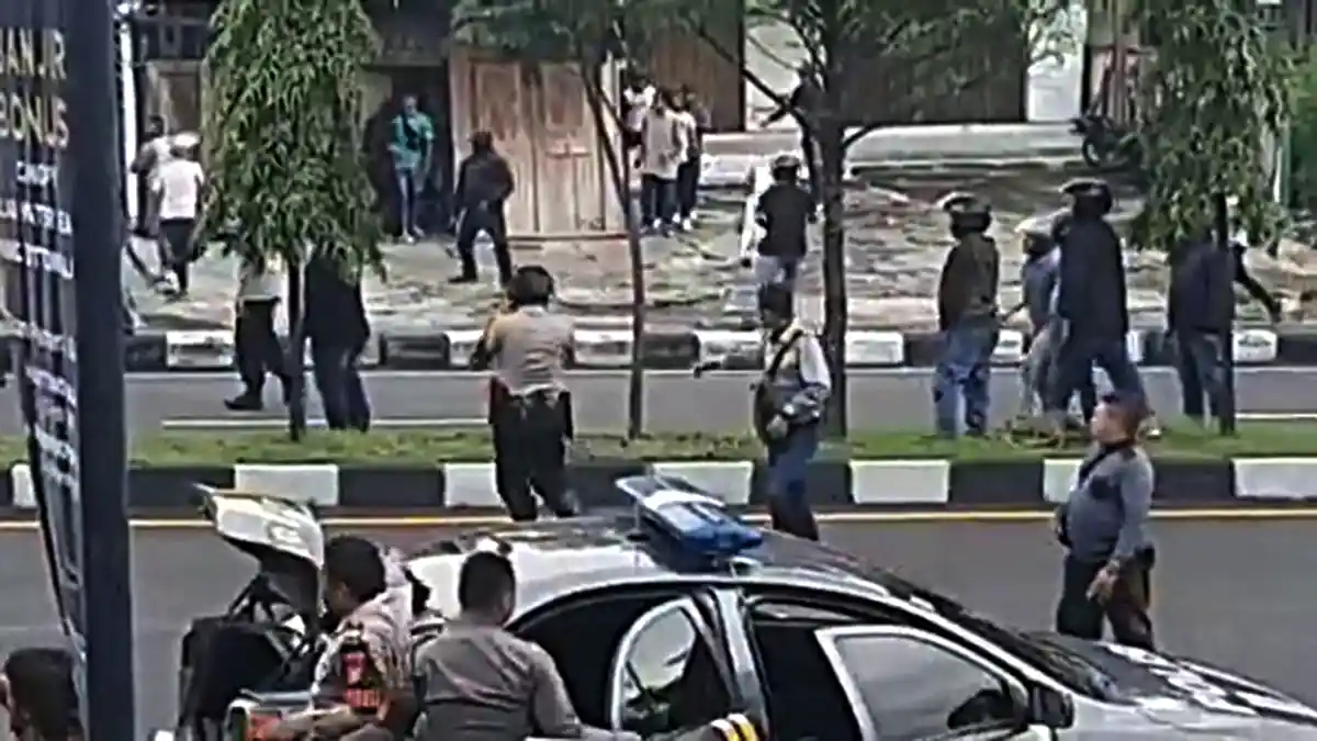 Ojol Vs Debt Collector Bentrok di Yogyakarta, Netizen: Maaf Ya Lur Pesanan Mie Gacoannya Agak Lama