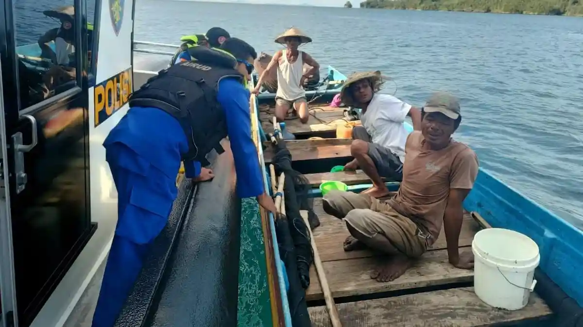 Cuaca Buruk, Ditpolairud Polda Maluku Utara Lakukan Upaya Ini ke Nelayan Ternate
