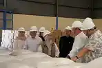 Wabup Wurja Dampingi DPR RI Sidak Gudang Bulog Cimohong, Pastikan Ketersediaan Stok Pangan Aman