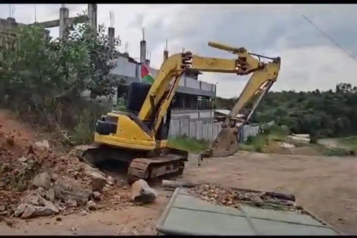 Pintu Gudang Dirusak Pakai Ekskavator, Hendri Laporkan Tetangganya ke Polda Jambi