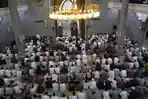 salat-lebaran-masjid-agung-kota-cilegon.jpg