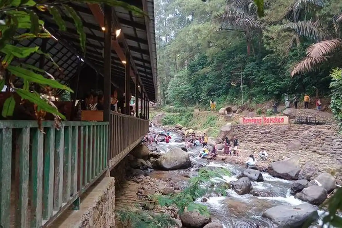 Tempat Wisata Kampung Karuhun Sumedang Diserbu Ribuan Pengunjung, Sayang Akses Jalan Masih Sempit