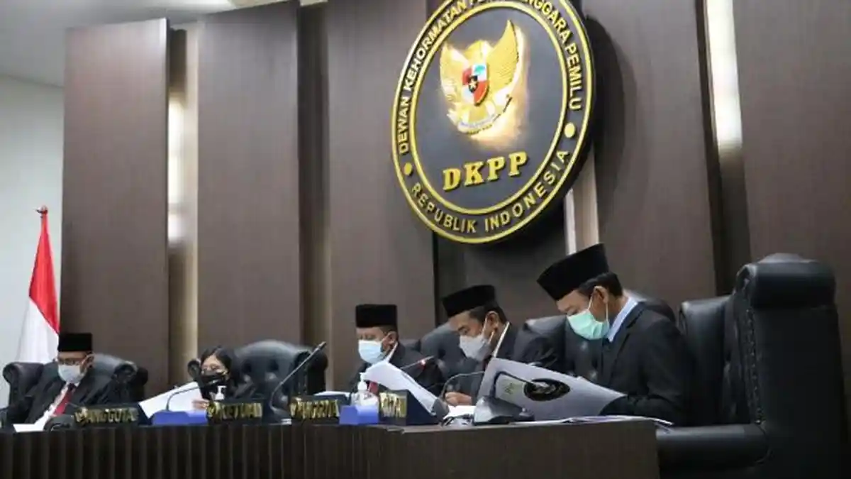 DKPP Sanksi Syamsul Bahri & Ranisah Peringatan Keras, Anggota KIP Aceh Lain Dihukum Peringatan Saja
