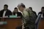 Akil Mochtar Jalani Sidang Perdana