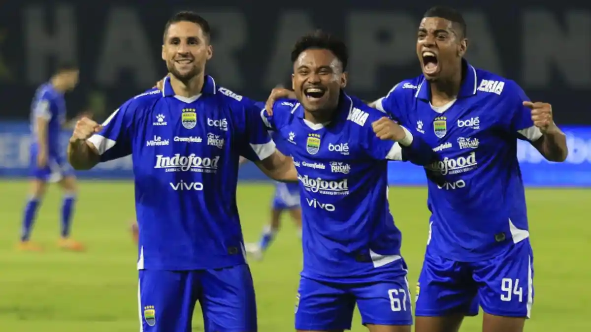 Prakiraan Susunan Pemain Persib vs Dewa United: Bojan Hodak Rombak Lini Tengah