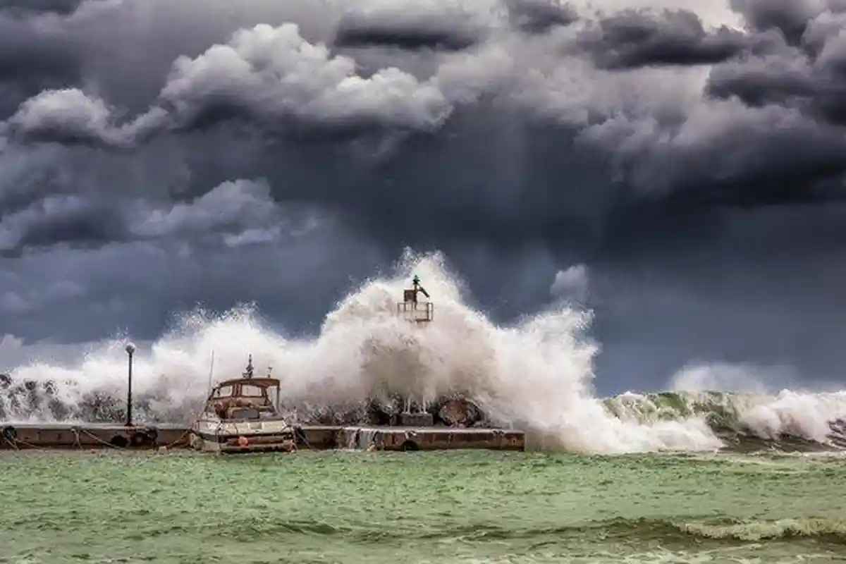 Peringatan Dini! Waspada Cuaca Ekstrem di 22 Wilayah Besok, Senin 14 September 2020 Cek Daerahmu!