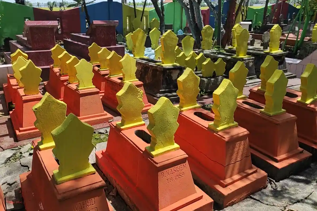 Jauh dari Kesan Angker, Makam Jengglong Kota Madiun Dicat Warna-warni dengan Berbagai Pola