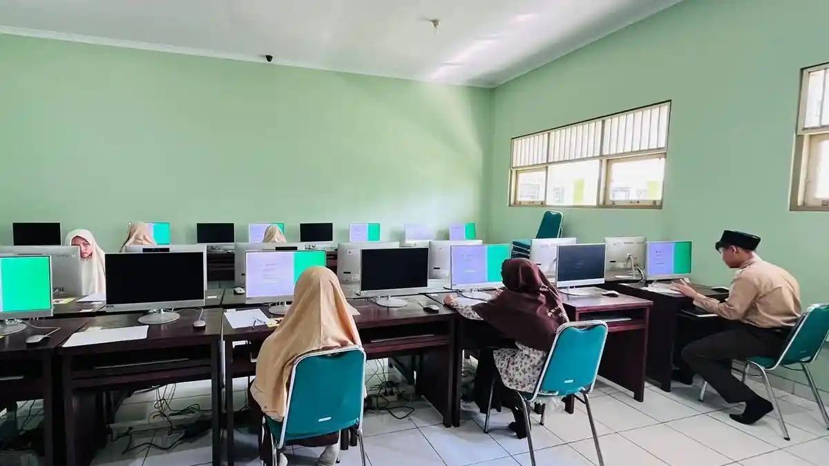 Kompetisi Sains Madrasah 2024 : Sebanyak 60 Pelajar MI MTS dan MA Kudus Berkompetisi