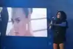 Aksi Panggung Demi Lovato di HUT NET TV