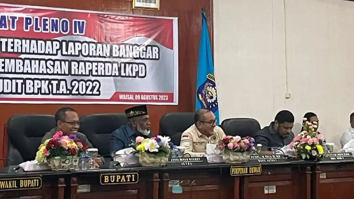 Pemda Raja Ampat Berikan Jawaban atas Pertanyaan DPRK terkait Raperda LKPD 2022