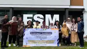 Delegasi-UMBY-STKIP-PGRI-Lumajang-dan-STKIP-PGRI-Bangkalan-berfoto-di-UPSI-Malaysia.jpg