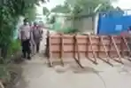 Ahli waris Sidi Dingdik/H Nisan Blokir Jalan