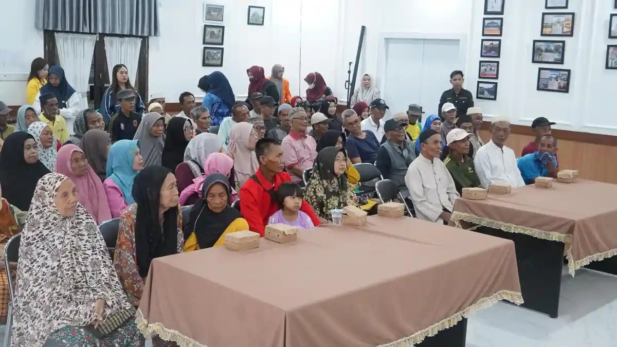 Kolaborasi PLN dan Pemko Banjarmasin, Beri Layanan Kesehatan dan Sembako Gratis bagi Lansia Dhuafa