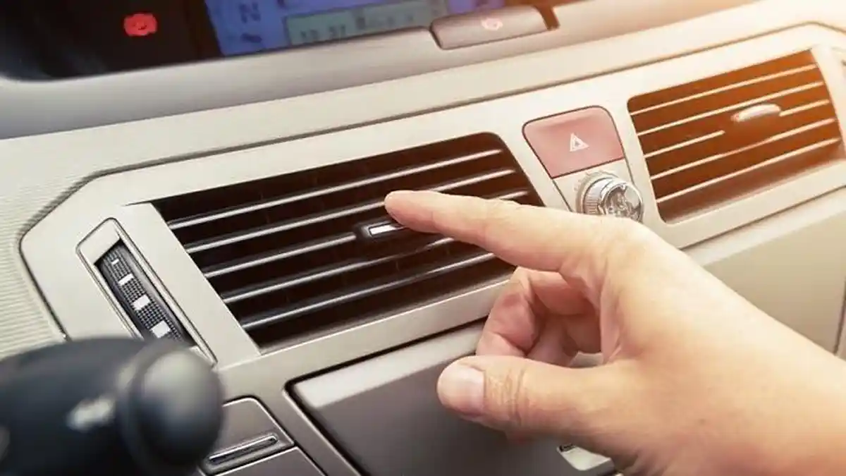 Penyebab Tarikan Mesin Mobil jadi Berat Saat AC Dihidupkan