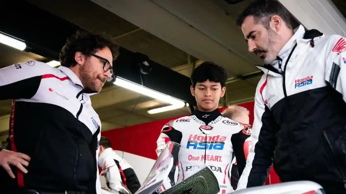 Indonesian Moto3 Star Veda Ega Pratama Trains With MotoGP Legend Marc Marquez