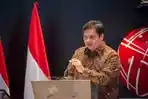Menko-Airlangga-dalam-acara-penutupan-perdagangan-BEI-tahun-2021-di-Jakarta-Kamis-30122021.jpg