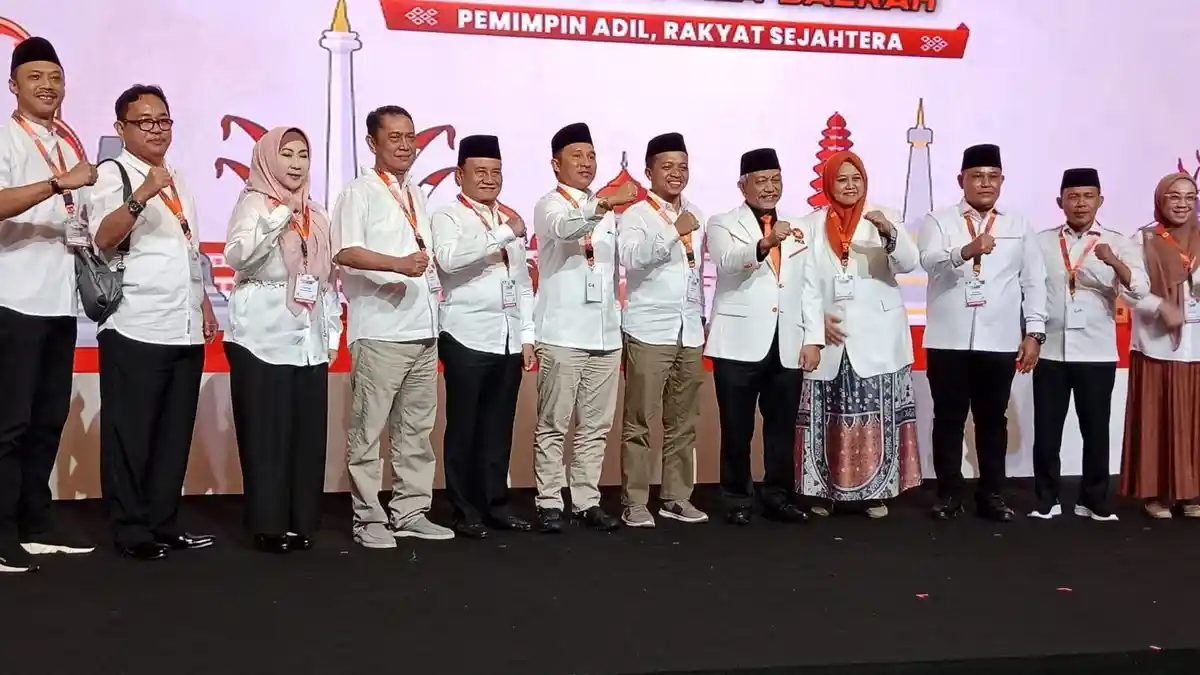 Parosil Mabsus dan Mad Hasnurin Terima Rekomendasi PKS Pilkada Lampung Barat