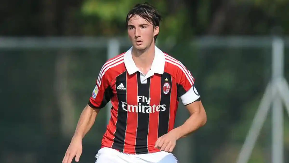 Atletico Incar Gelandang Muda AC Milan