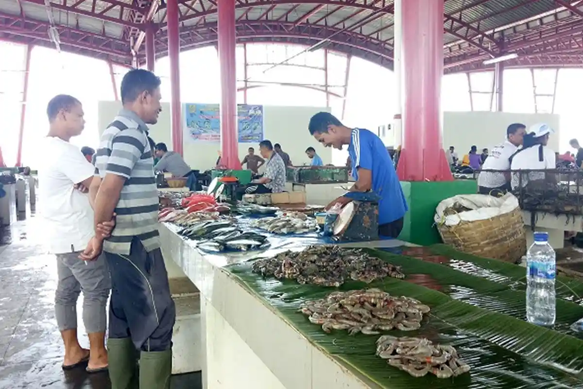 Pasar Gemilang Lamdingin Mulai Dikunjungi Warga, Dilengkapi Mushalla dan Parkir yang Luas
