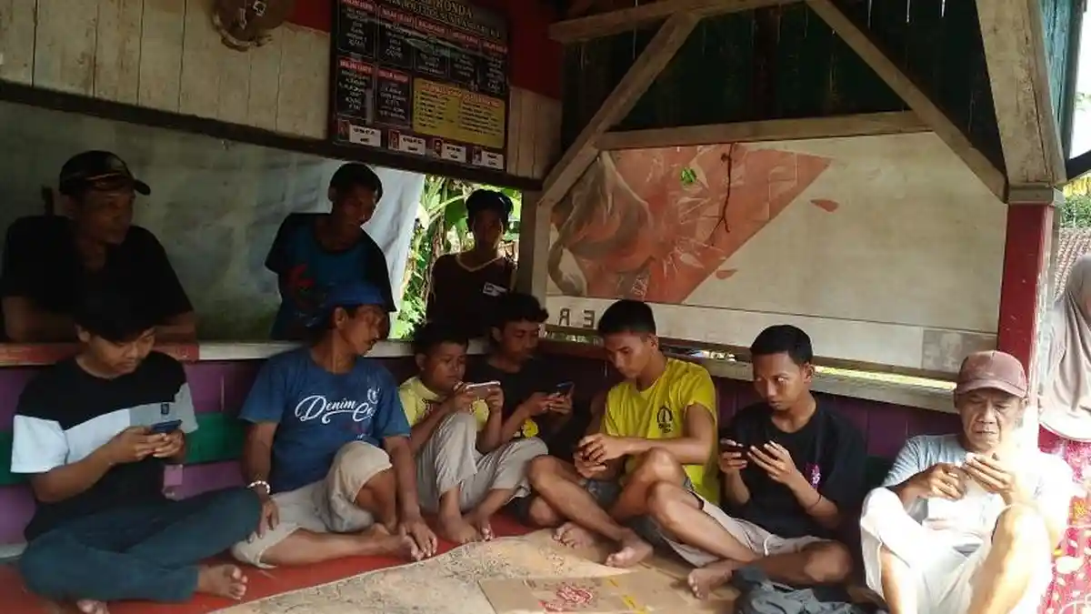 Kisah Desa Tanpa Sinyal, Warga Dusun Bandaruka Karanganyar Ciamis Sulit Akses Internet dan Menelpon