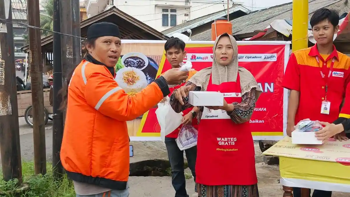 Buka Puasa Gratis Sepanjang Ramadan 2025, Alfamart dan WINGS Group Gandeng Warteg UMKM di 36 Kota