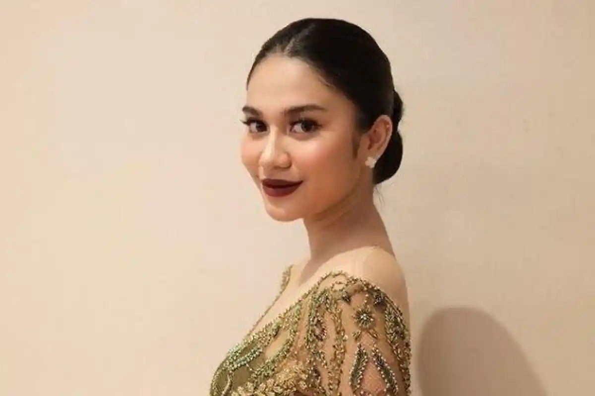 Azizah Salsha Angkat Bicara soal Perceraian dengan Pratama Arhan, Ngaku Cerai Sejak Juni 2025