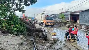 jalan-licin-dan-berlumpur.jpg