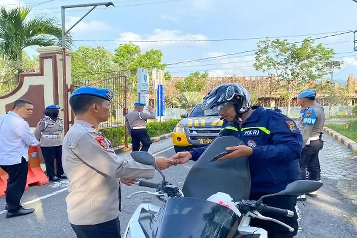 Propam Cek Kelengkapan Kendaraan Personel Polres Bangka Barat