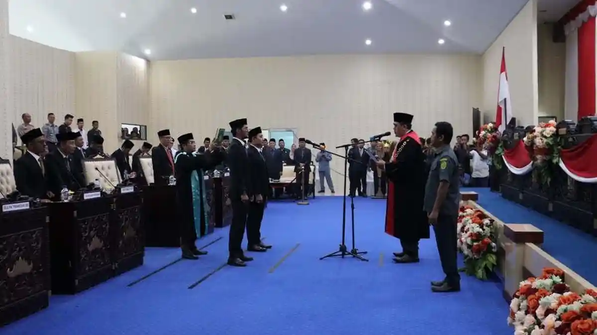 Pimpinan DPRD Pesisir Barat Masa Jabatan 2024-2029 Dilantik