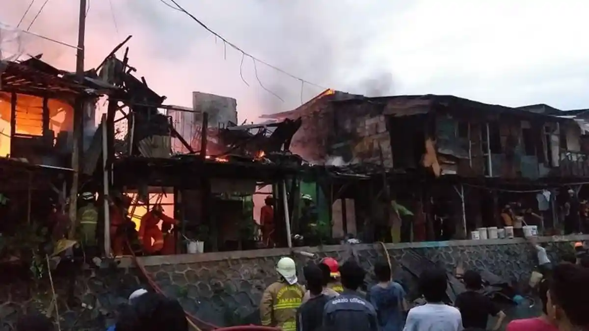 Baru Copot Baju Habis Pulang Kerja, Penghuni Kos di Menteng Dalam Panik Dengar Teriakan Kebakaran