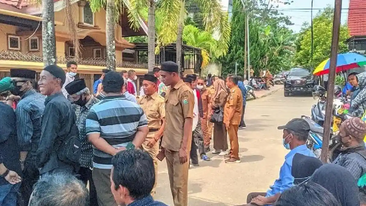 Sejumlah OPD Provinsi Sultra Sambangi Rumah Duka Almarhum Tokoh ...