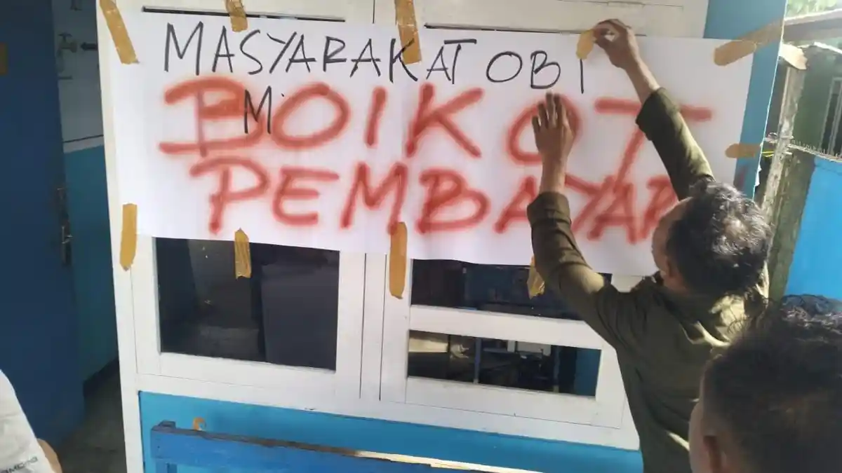 Warga Boikot Kantor Unit PDAM Halmahera Selatan di Obi, Soleman Bobote Sebut Pelayanan Tetap Jalan