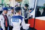 ilustrasi-ramp-check-bus-di-Terminal-Bunder-Gresik.jpg