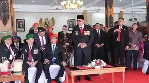 Presiden-RI-ke-6-SBY-setelah-Upacara-Kemerdekaan-ke-79-RI-di-Pacitan.jpg