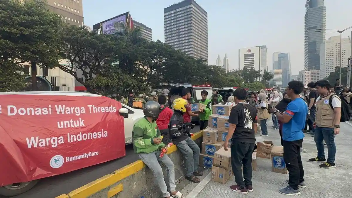 Momen Demo Mahasiswa Dekat Bundaran HI Dapat Donasi Logistik Melimpah dari ‘Warga Threads’