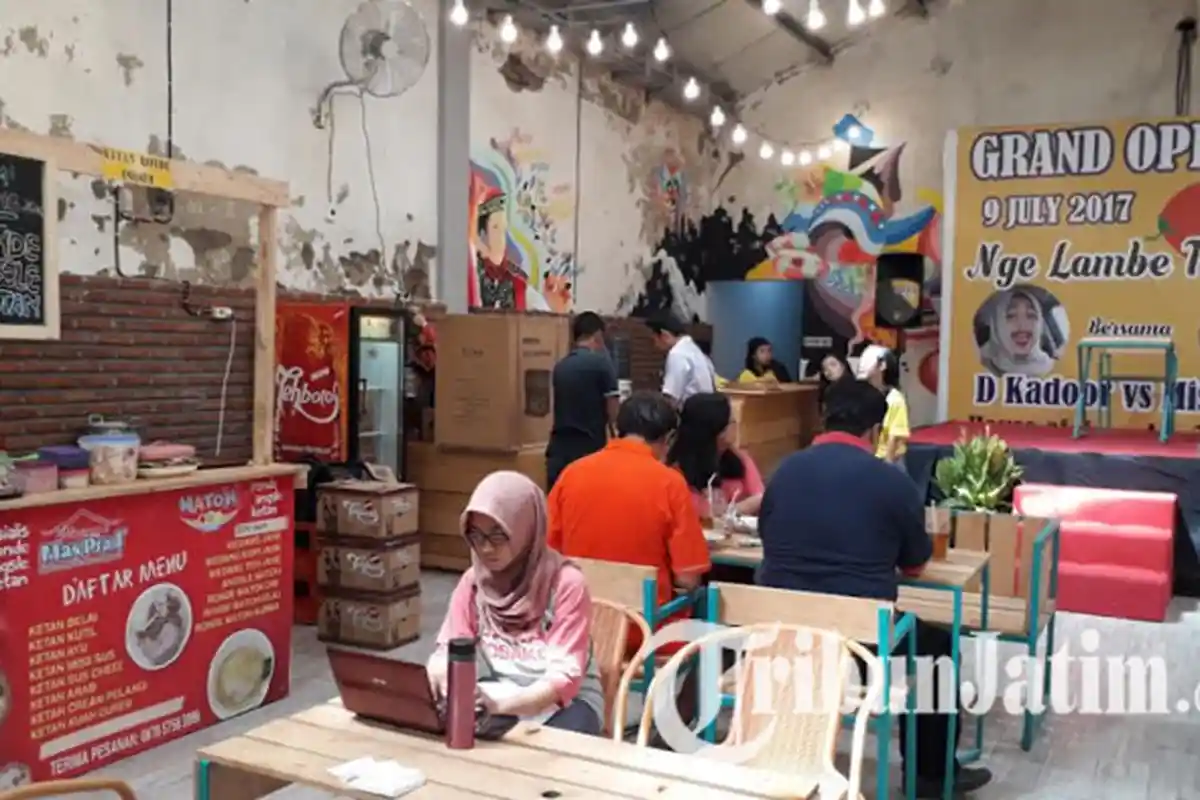 Lambe Toerah Hadir di Surabaya, Kamu Bakal Puas Bergosip di Sini Sambil Seruput Ronde