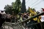 Mahasiswa Kota Semarang Unjuk Rasa Tolak Revisi UU KPK dan KUHP