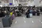 H-2 Lebaran 1447 H Penumpang Padati Stasiun KCIC Halim
