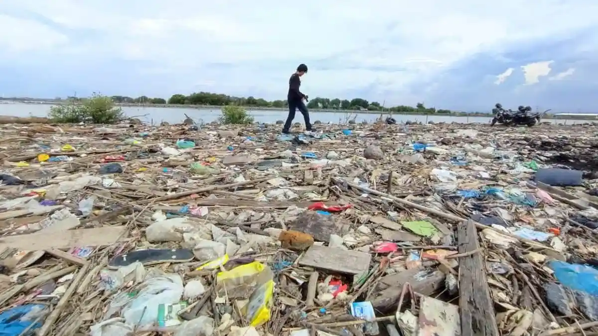 Penanganan Sampah Pesisir Harus Lintas Sektoral, Bambang : Masyarakat juga Harus Terlibat