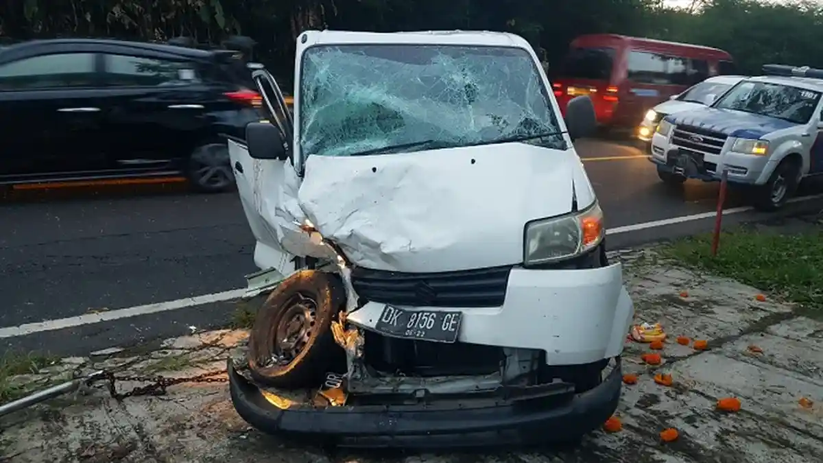 Mobil Adu Jangkrik di Tabanan, Pengemudi Akui Tidak Mengantuk namun Mobil Sempat Oleng