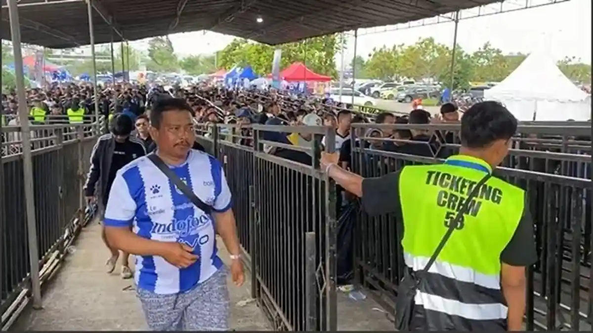 Mengintip Suasana Stadion GBLA Jelang Persib Bandung vs Persebaya, Bobotoh Menyemut
