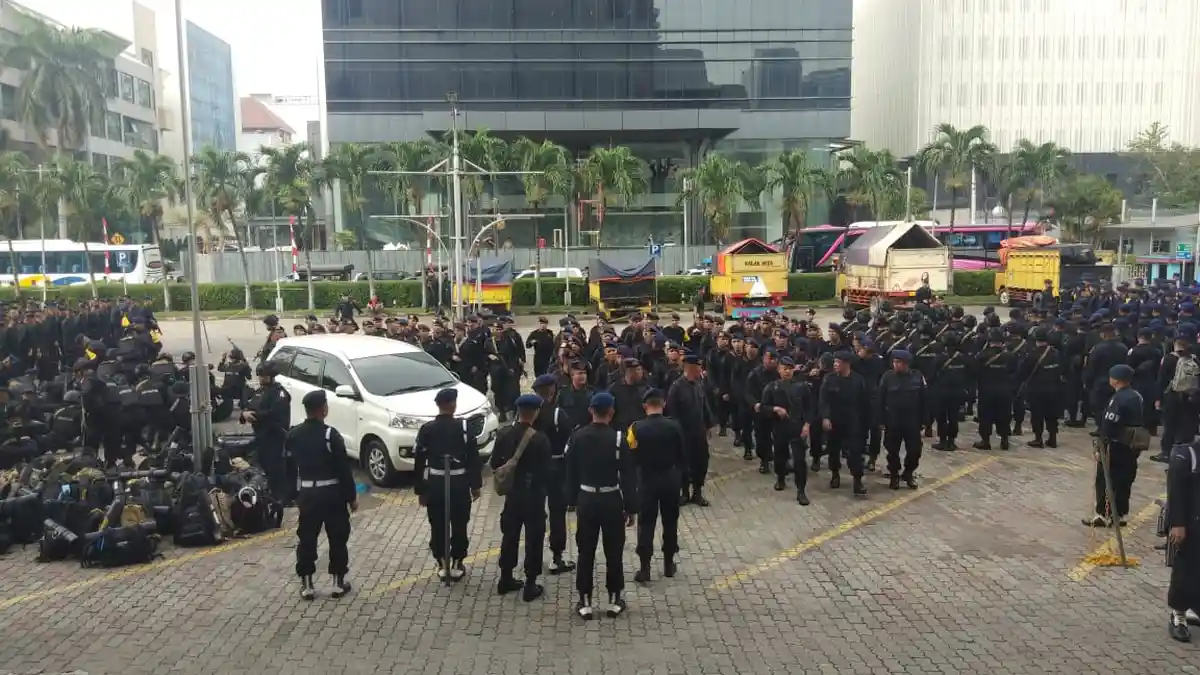 Ratusan Brimob Gelar Apel di Sarinah Jelang Pengumuman Hasil Pemilu