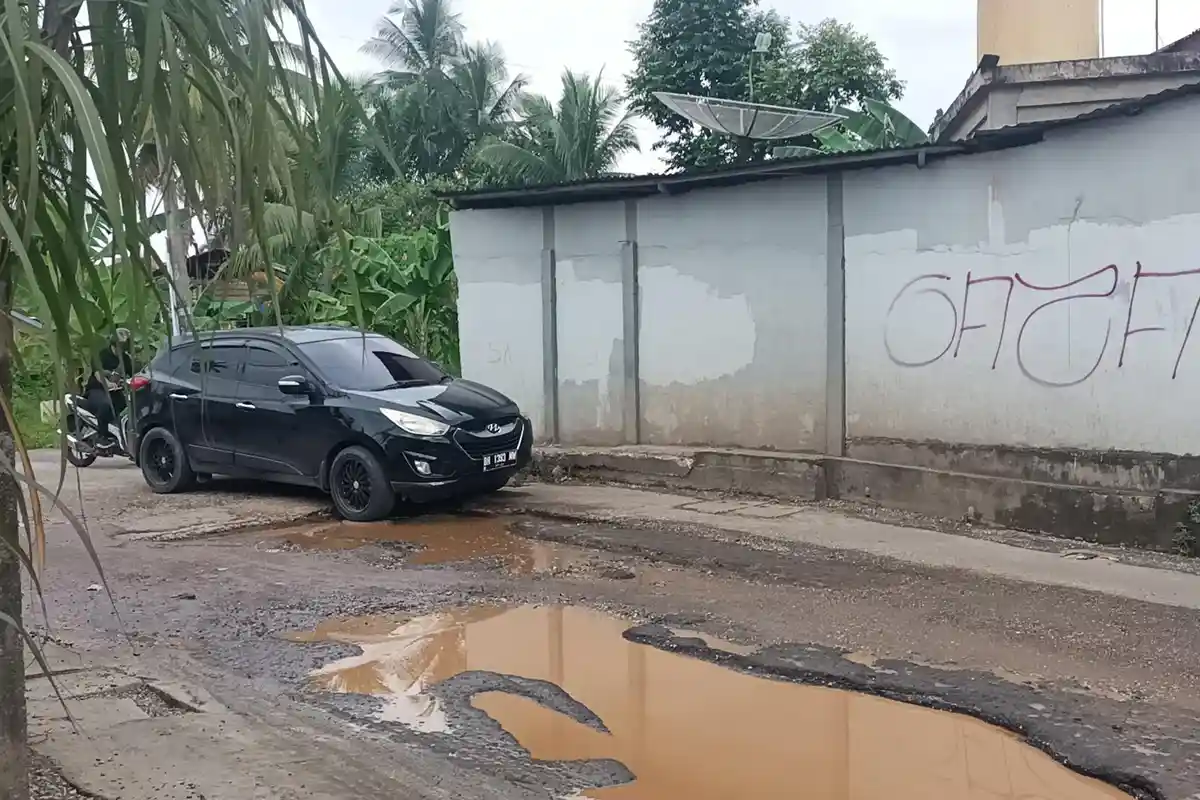 Jalan Rusak di Tambak Sari Kota Jambi Telah Memakan Banyak Korban