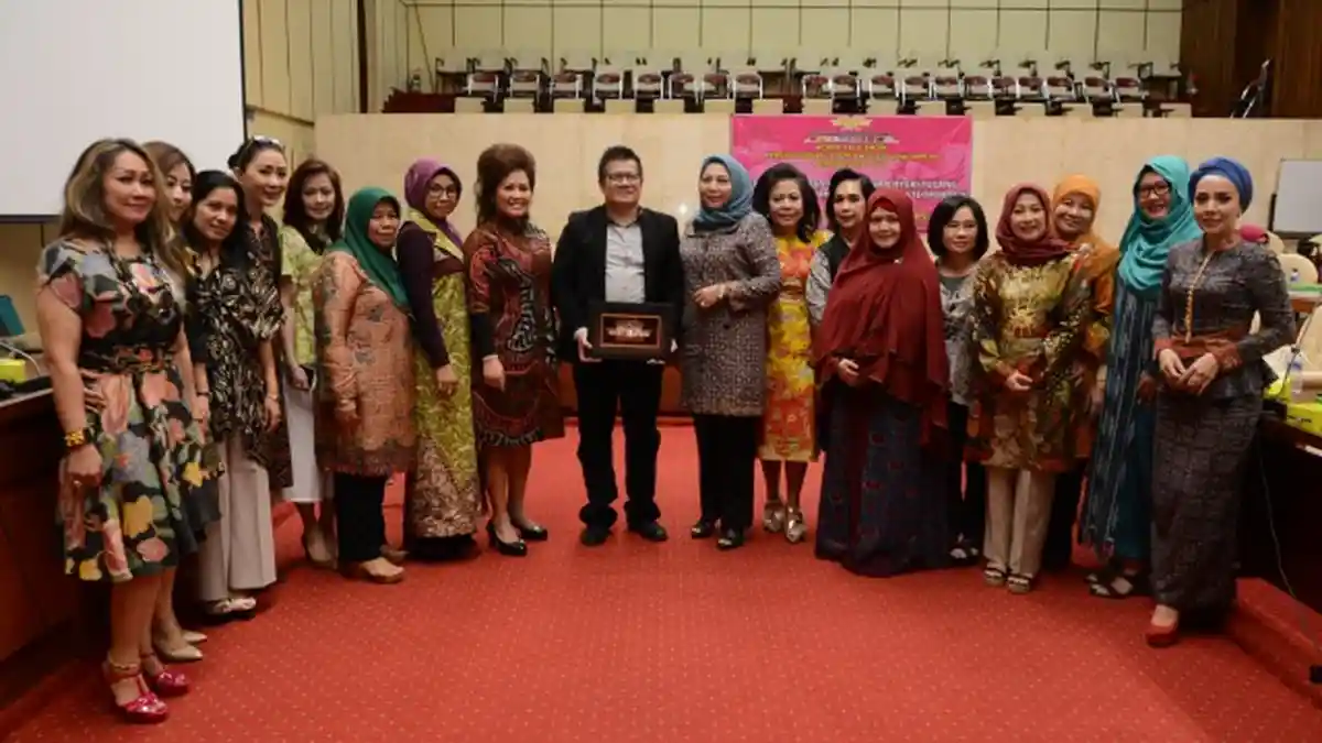 PIA DPR RI Gelar Seminar Osteoporosis