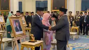 residen-Prabowo-Subianto-menganugerahkan-gelar-pahlawan-nasional-kepada-10-tokoh-di-Istana-Negara.jpg