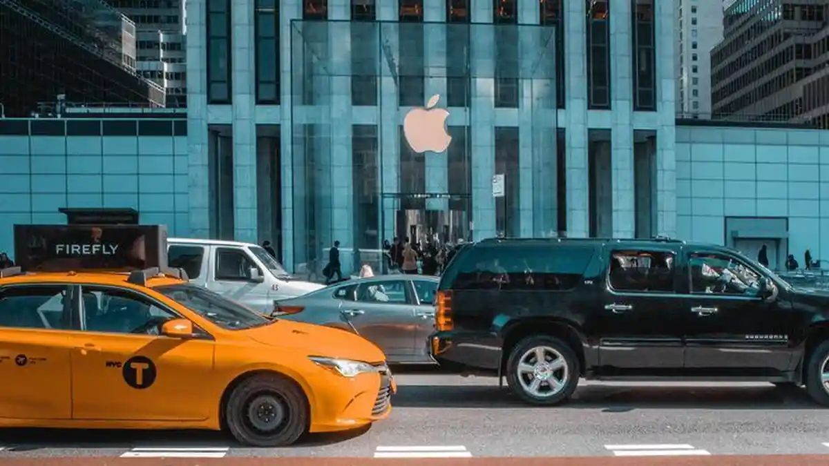 Platform iOS Sudah Tersedia ChatGPT, Namun Apple Menolak Tegas dan Ini Alasannya