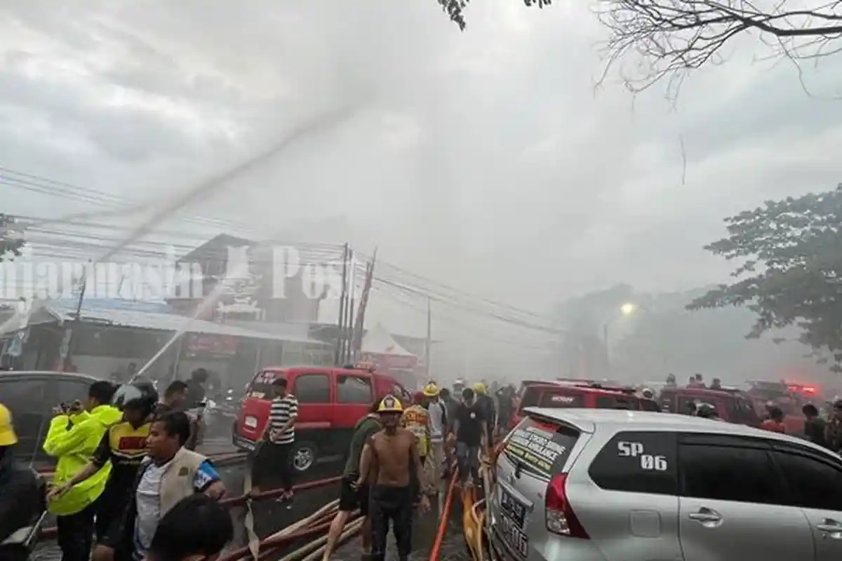 BREAKING NEWS: Kebakaran di Jalan Belitung Darat Banjarmasin, Gudang Elpiji Diduga Terbakar